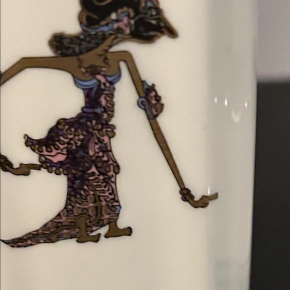 White Ceramic Vases with Artistic Design - Picture 6 of 7